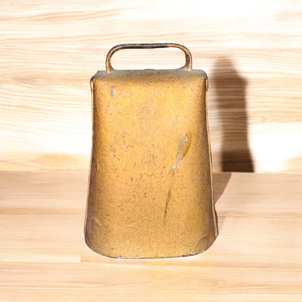 Antique Vtg Farm Cow Bell Clapper Rustic Fold Over Primitive Country Farmhouse - Picture 1 of 6